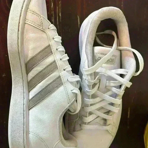 EUC Men’s Adidas Grand Court 2.0 Sneakers. 
Men’s Size 8. - Picture 4 of 7